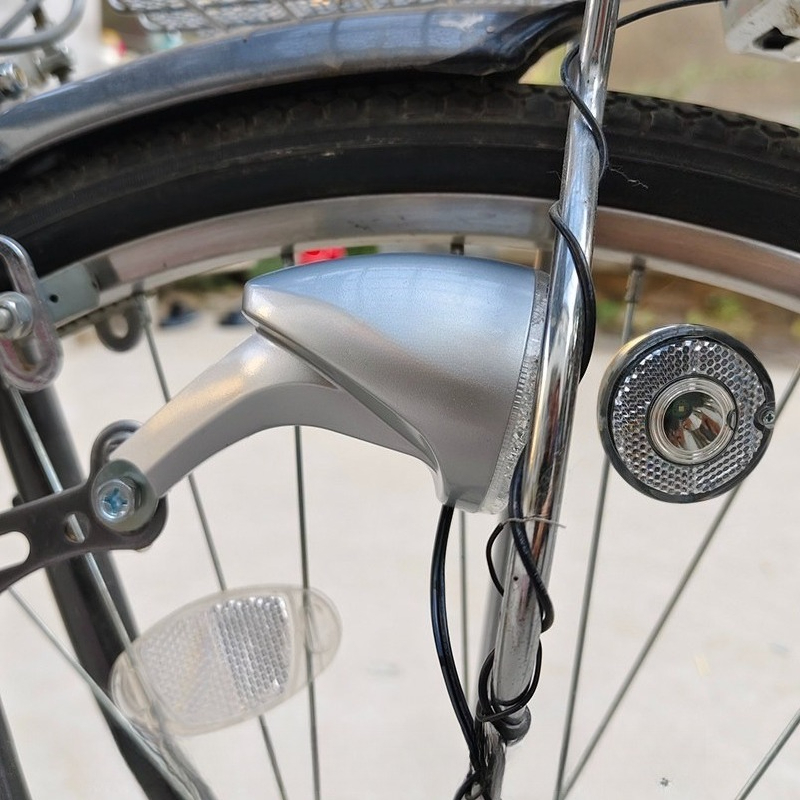 Mountain Biking In Japan - 日本自転車ハブ誘導ライト自転車マウンテンバイク LED ヘッドライト研削電気摩擦発電機ハブアクセサリー